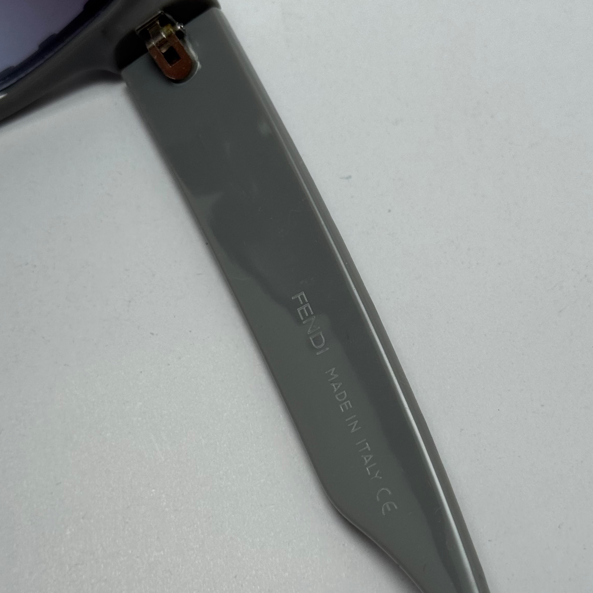 عینک آفتابی فندی FENDI طوسی کد 23087 - کیفیت مستر - لیمیتد ادیشن