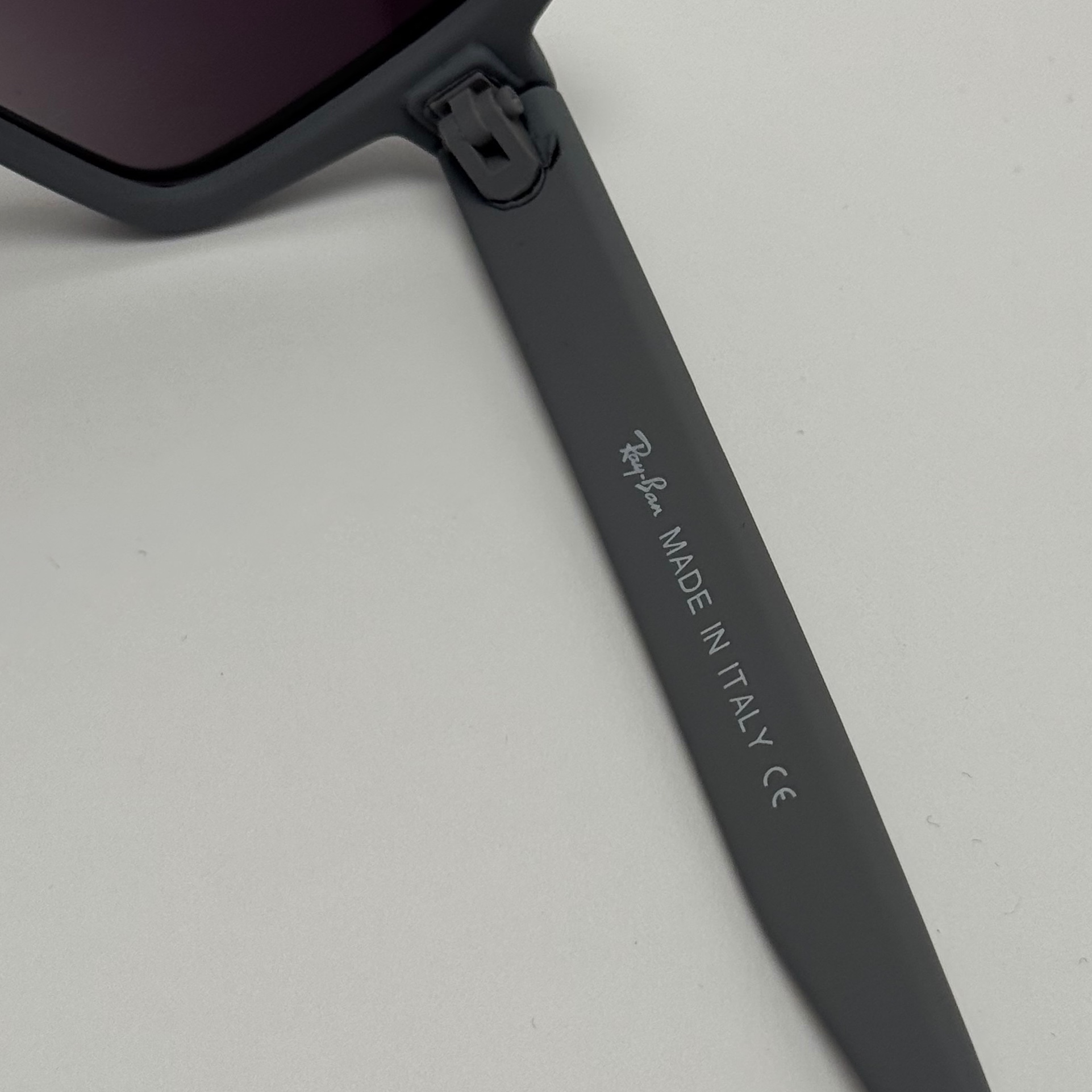 عینک آفتابی پلاریزه ریبن مستطیلی طوسی کد rayban RB 2201