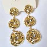 گوشواره زنانه آبکاری نقره طرح سه گل رنگ ثابت کد vn (پس کرایه)
