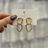 گوشواره فشن زنانه و دخترانه مینیمال دفرمه طرح پاپیون آویزدار رنگ ثابت تنوع مدل کدgy