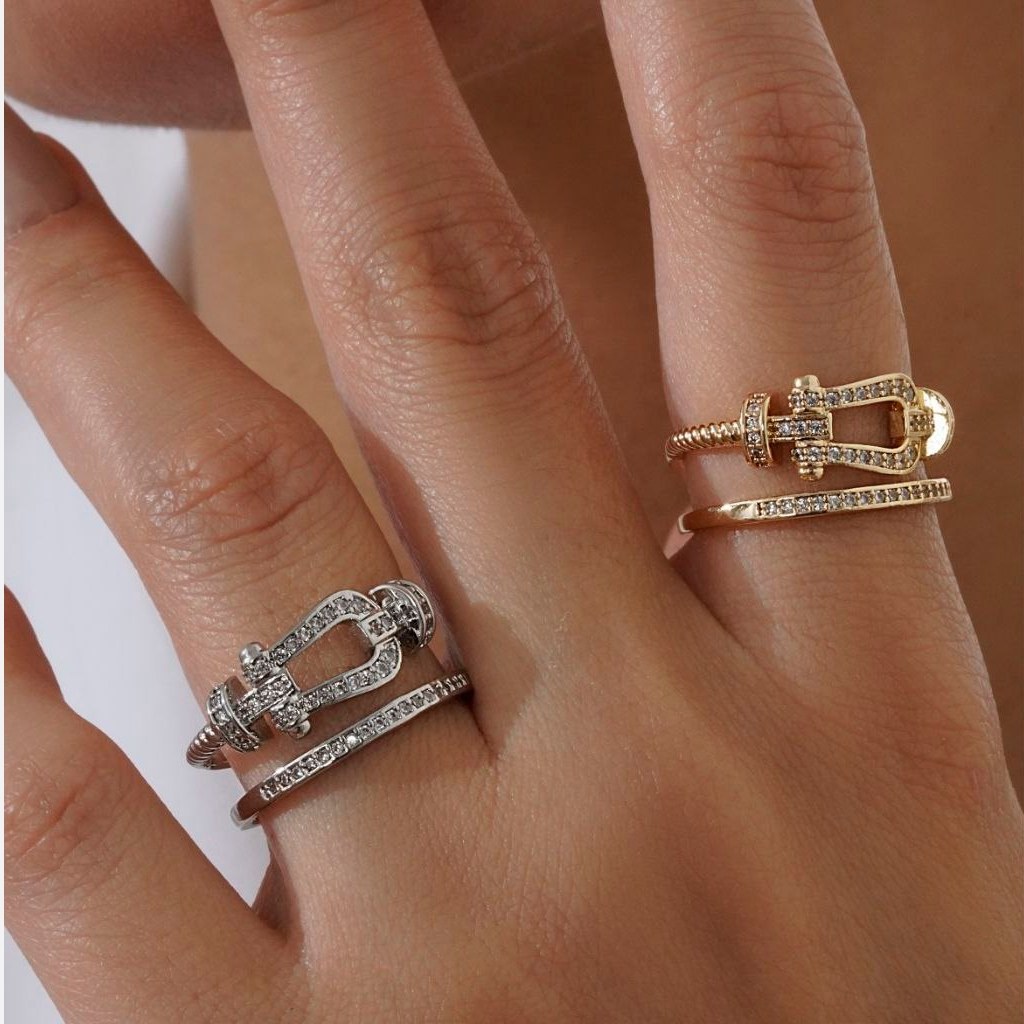 انگشتر زنانه جواهری طرح کارتیر نگین دار فری سایز freesize رنگ ثابت در تنوع طرح کد mp