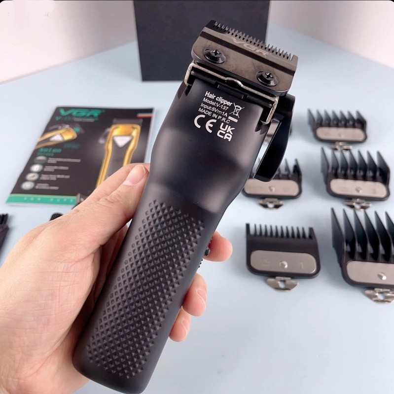 ماشین اصلاح وی جی ار مدل vgr v 137 بسیار پر قدرت و با کیفیت