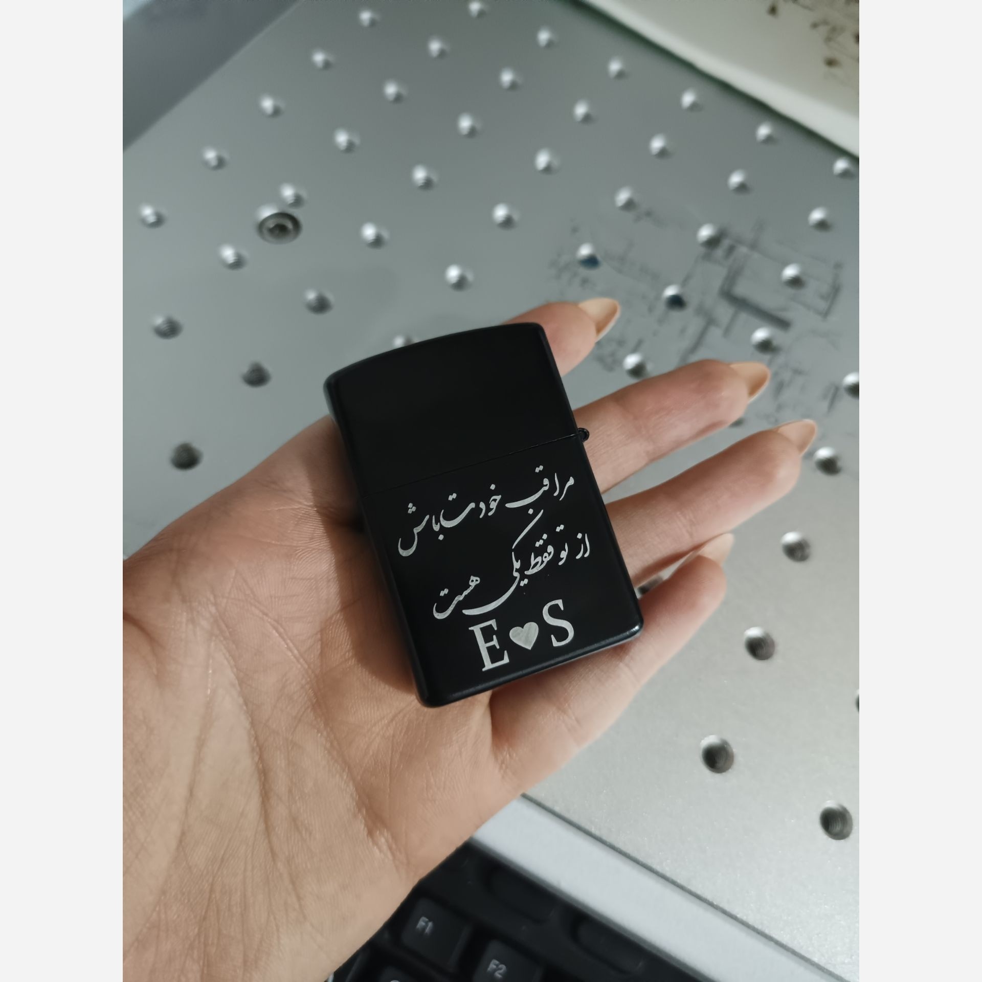 فندک بنزینی مشکی و نقره ای با حک دلخواه اختصاصی