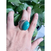انگشتر عقیق سبز یشم درشت و قواره دار