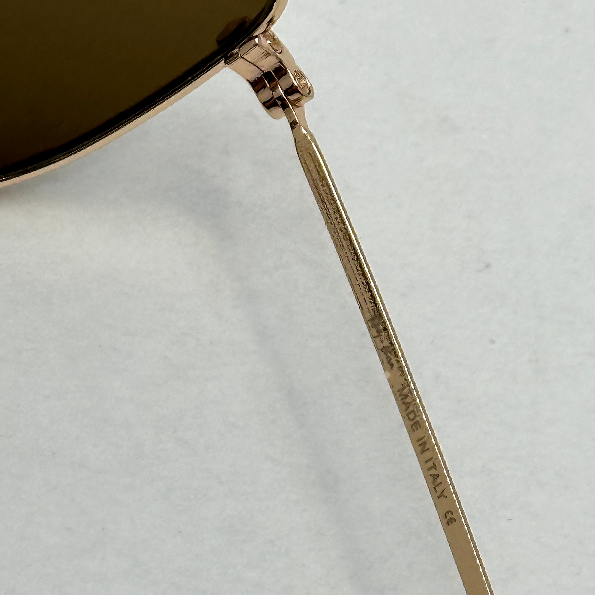 عینک آفتابی ریبن rayban شیشه سنگ قهوه ای طلایی کد rb 3958 - فول پک (ارسال رایگان)