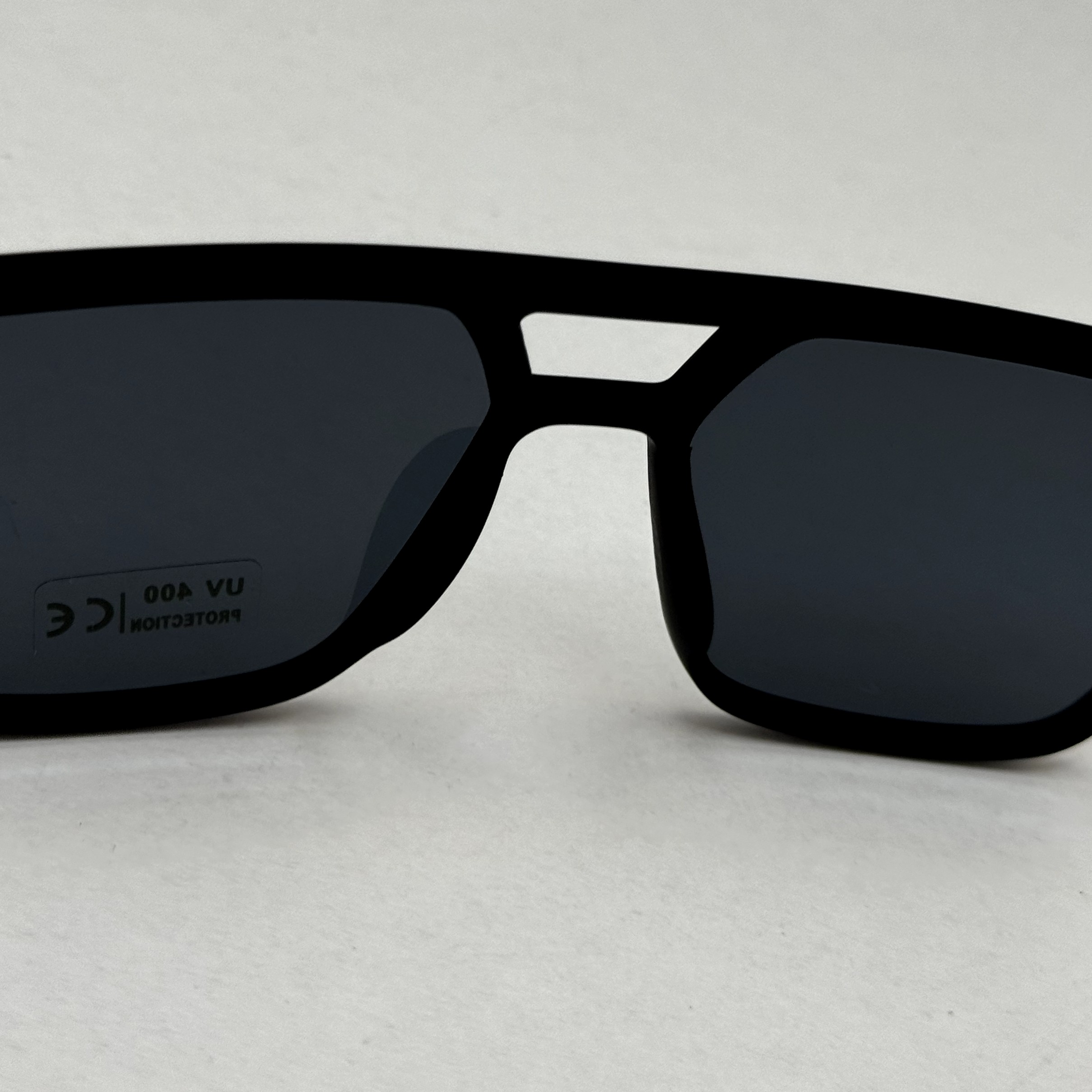 عینک آفتابی تمام مشکی کد 16 (ارسال رایگان)