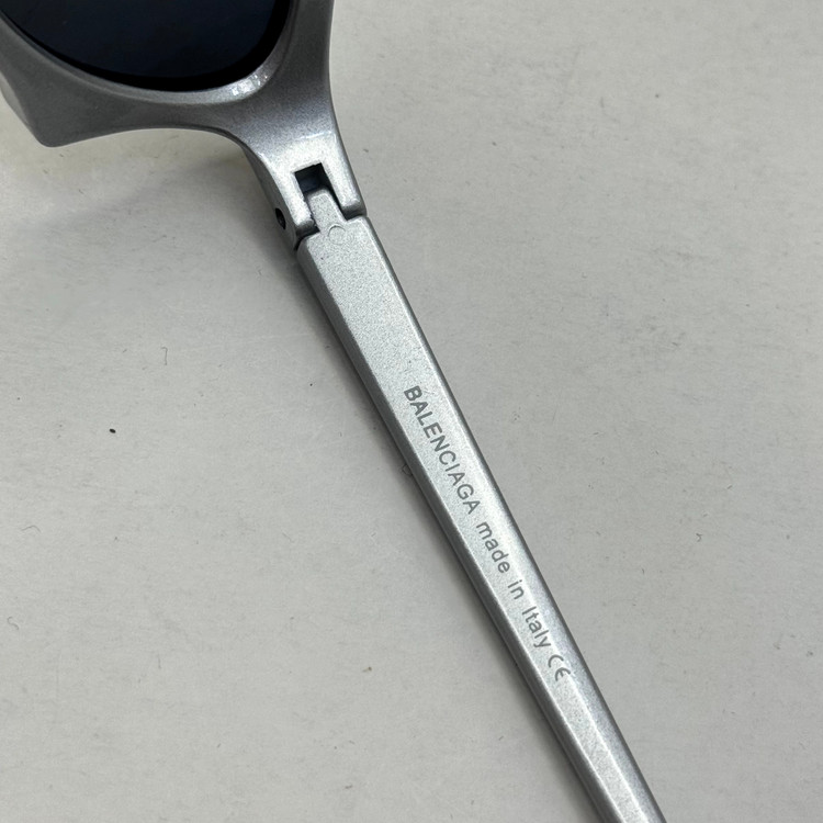 عینک آفتابی بالنسیاگا BALENCIAGA نقره ای مشکی کد SA619 - عینک ترند (ارسال رایگان)