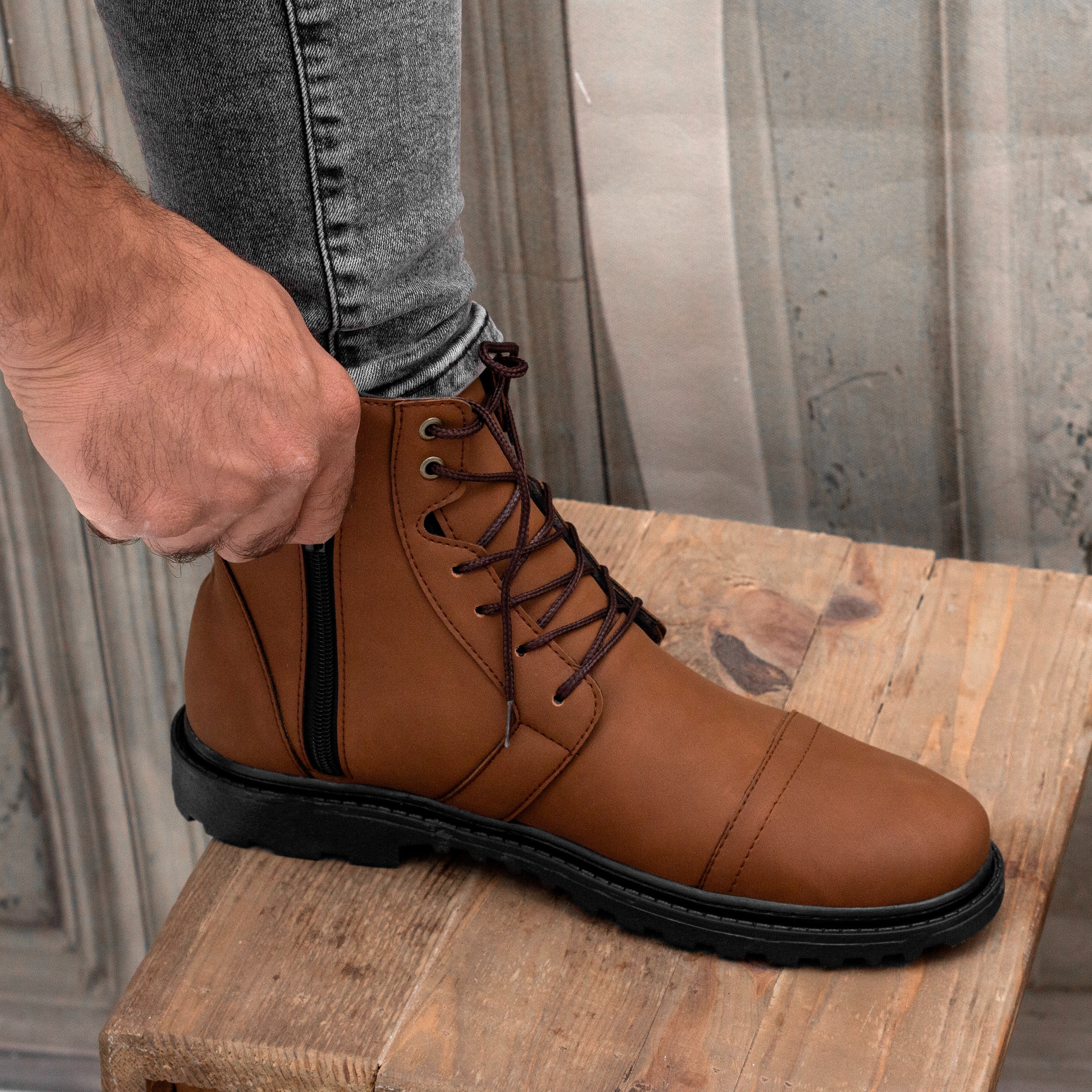 نیم بوت مردانه بندی زیپی مدل پیکاسو رنگ عسلی (پس کرایه)