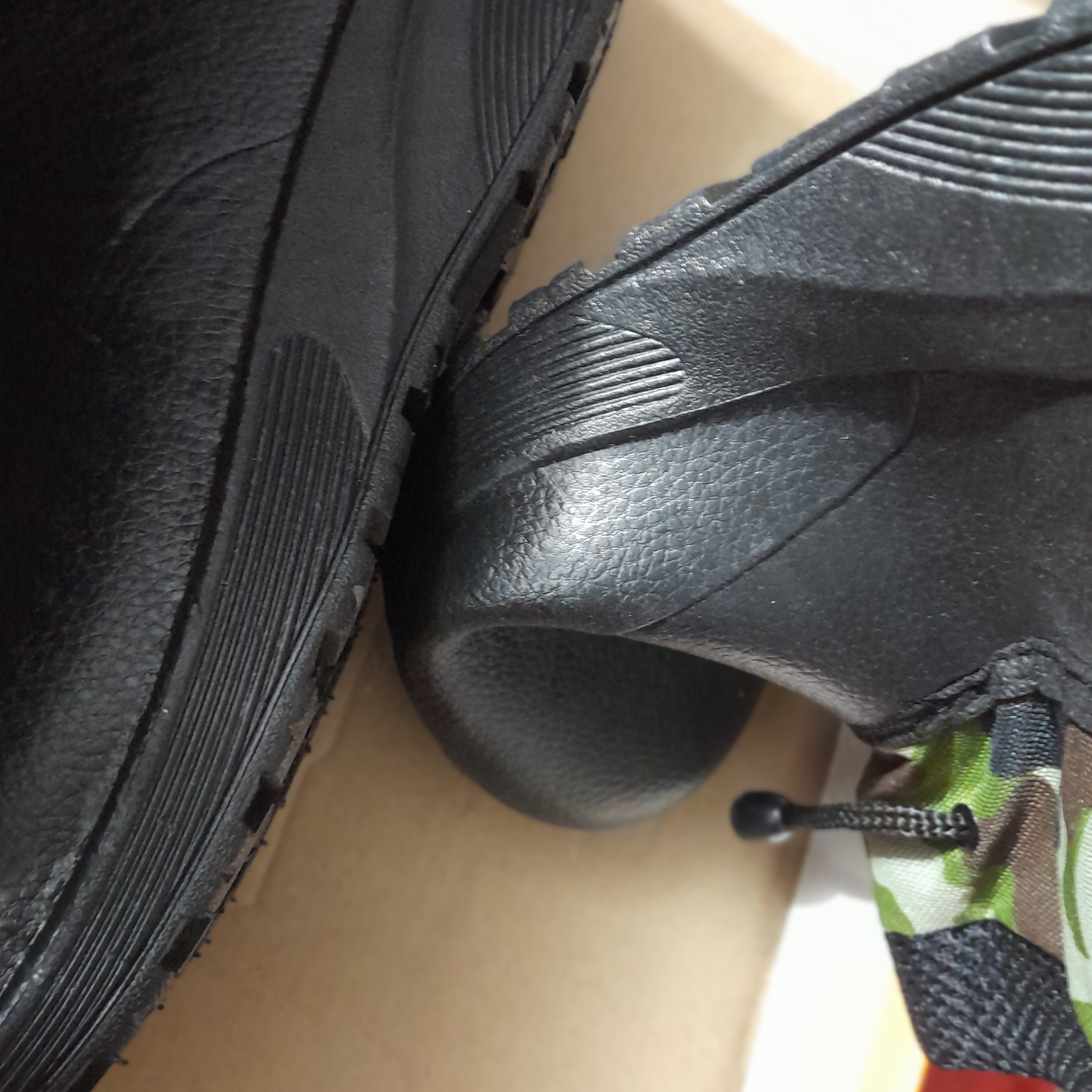 چکمه خزدار نیم بوت خزدار سایز 41تا45 چکمه مردانه پلاستیکی چکمه پلاستیکی بانه چکمه مشکی خزدارشیما