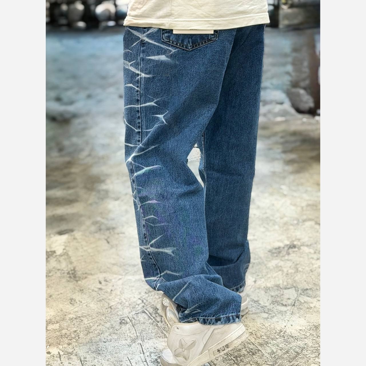 شلوار بگ کاستوم آبی خط سفید