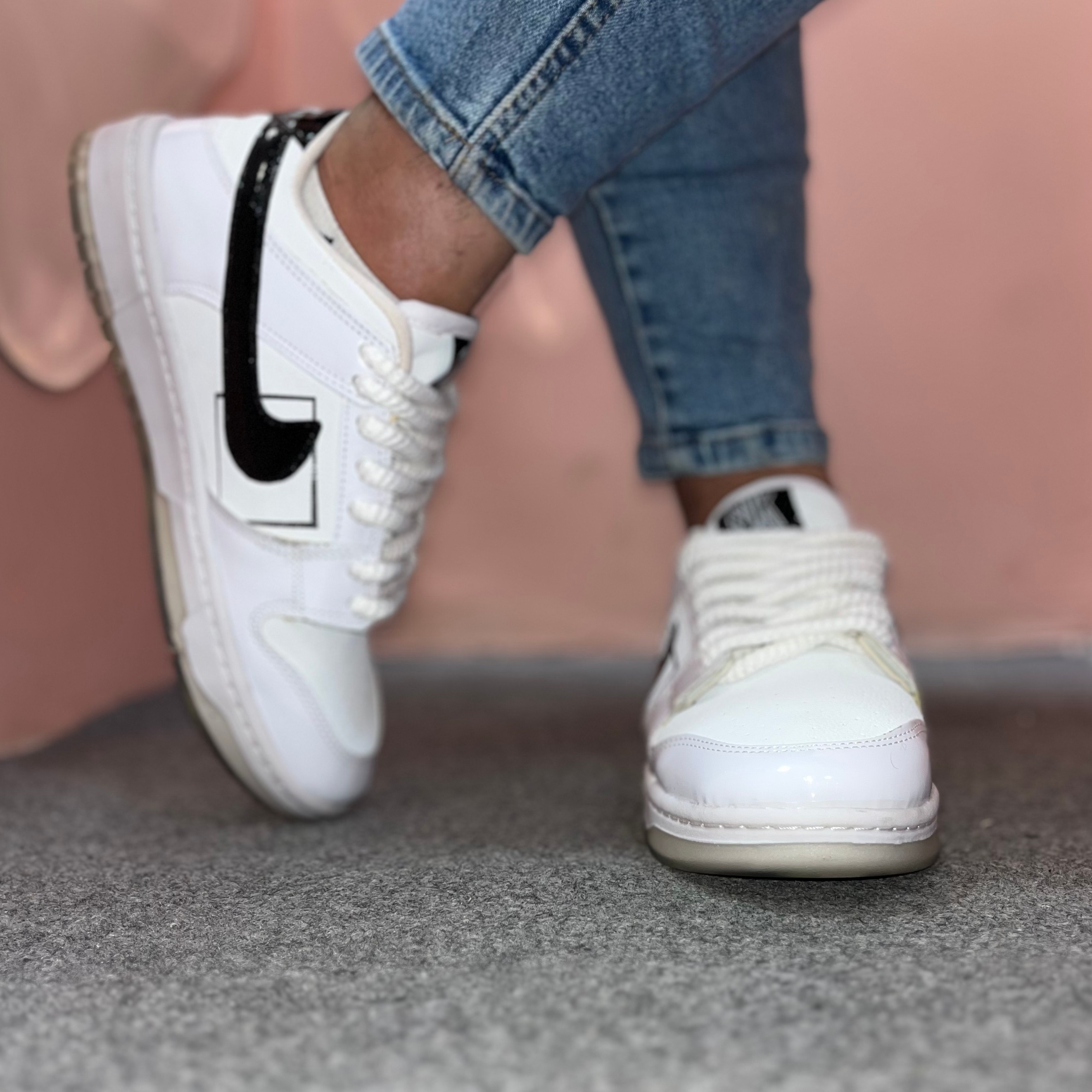 کتونی نایک اس بی سفید نایک مشکی براق (Nike Sb)