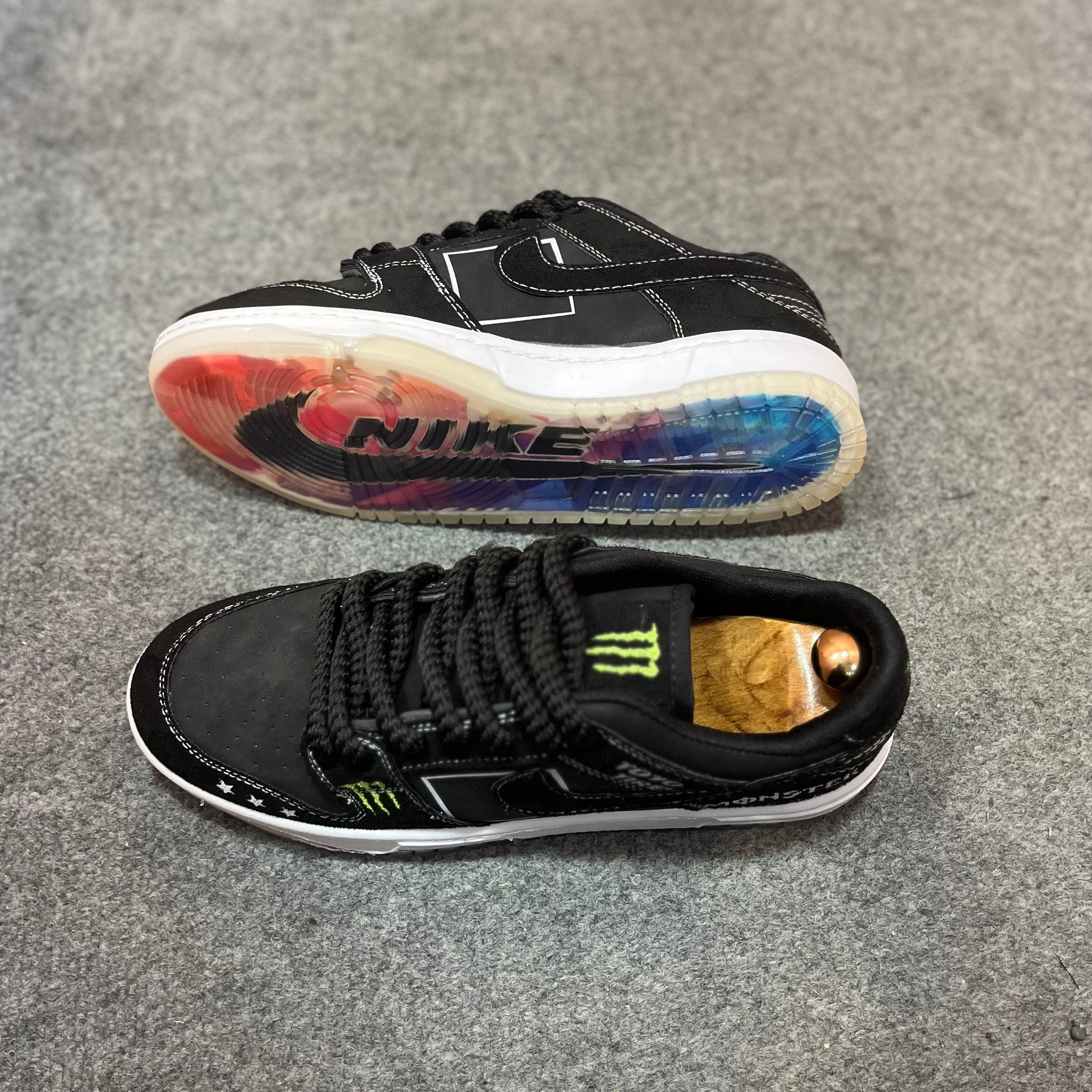 کتونی نایک اس بی مانستر مشکی کف سفید - monster(Nike sb)