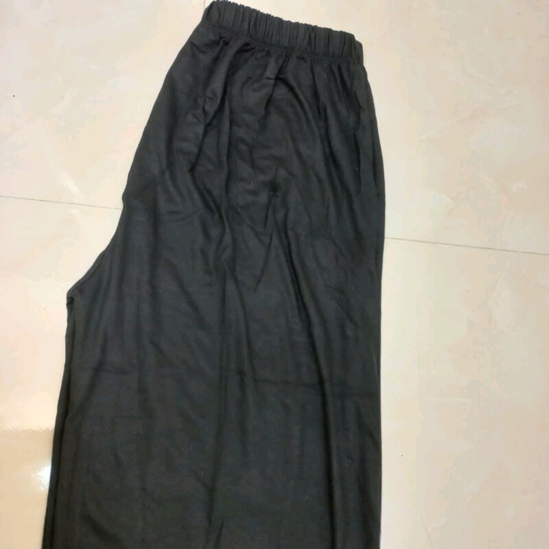 شلوار راحتی قواره بسیار بزرگ مارک نسترن 100درصد نخ زنانه مناسب سایز 48 تا 70 فری سایز تک رنگ مشکی