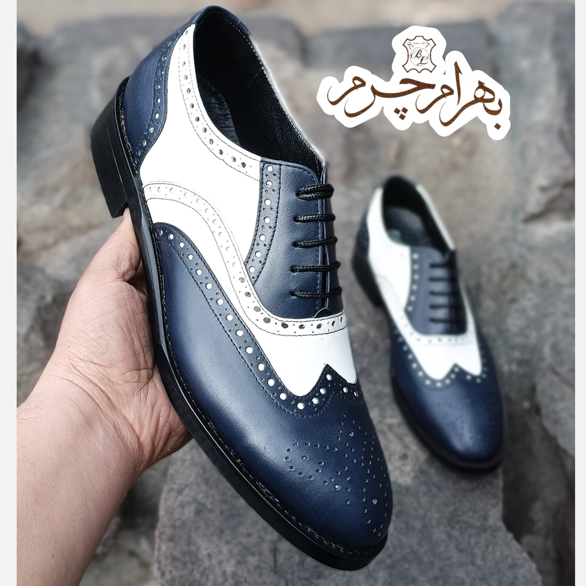 کفش مردانه مجلسی چرم طبیعی دستدوز مدل نیلسون سرمه ای سفید