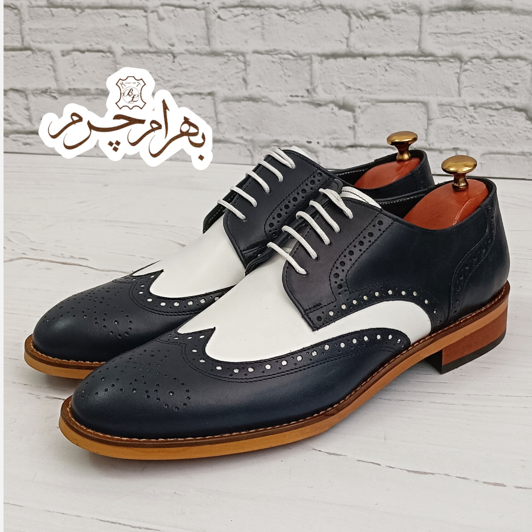 کفش مردانه رسمی چرم طبیعی مدل ویلسون سرمه ای سفید