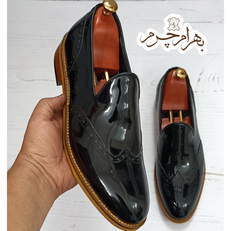 کفش مردانه مجلسی چرم طبیعی مدل سزار ورنی مشکی