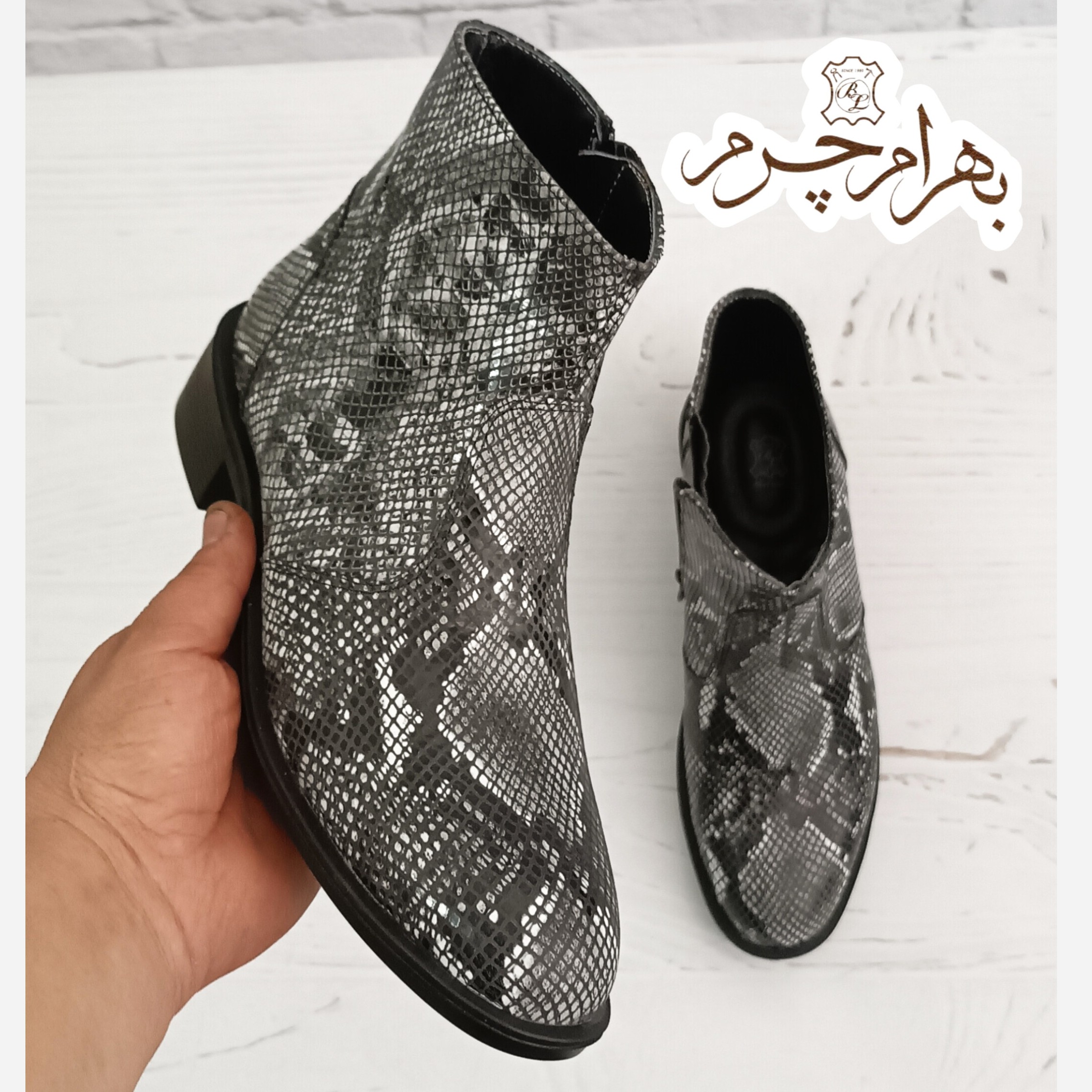 نیم بوت زنانه اسپرت چرم طبیعی مدل ناتالی پوست ماری