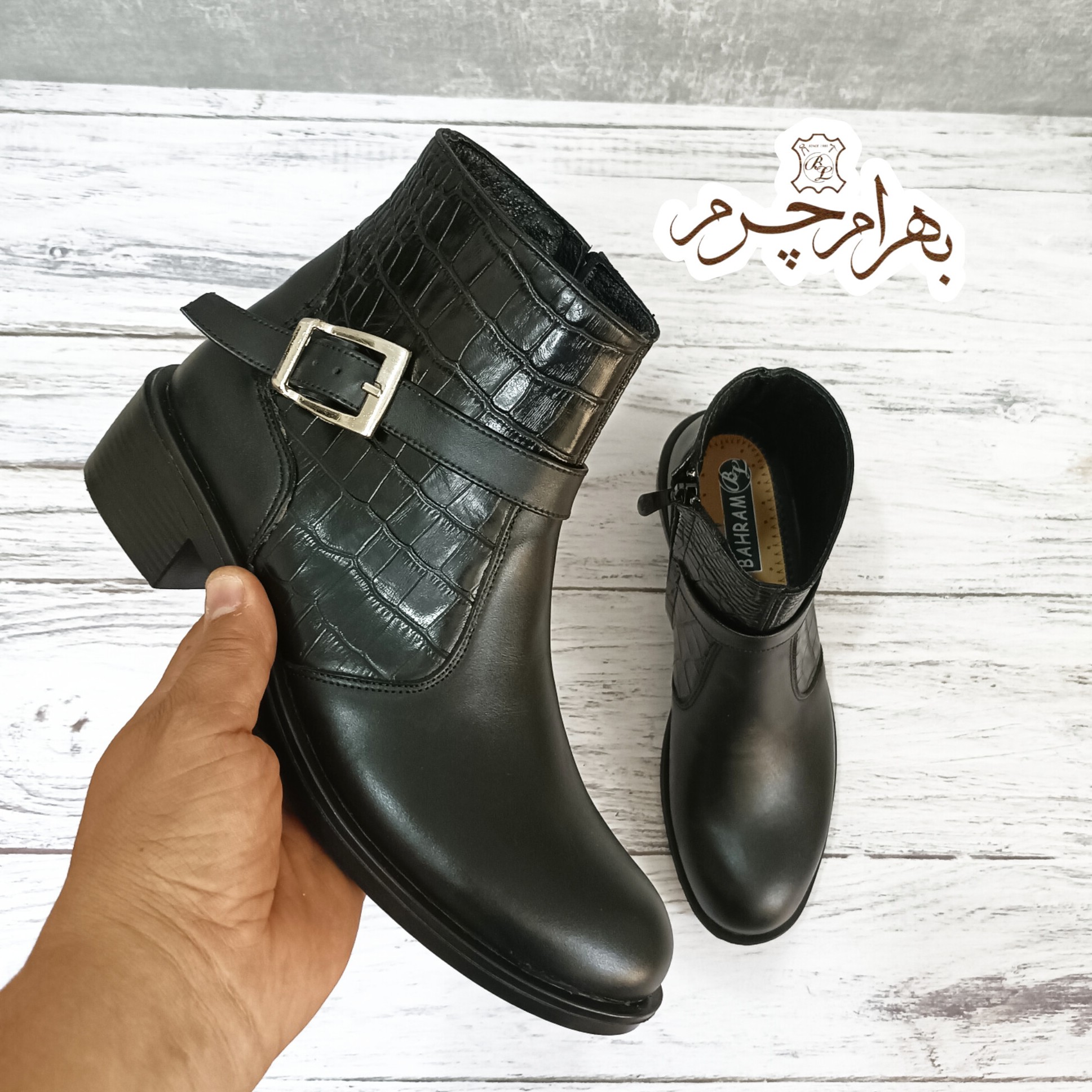 نیم بوت زنانه اسپرت چرم طبیعی مشکی مدل کاترین پلاس