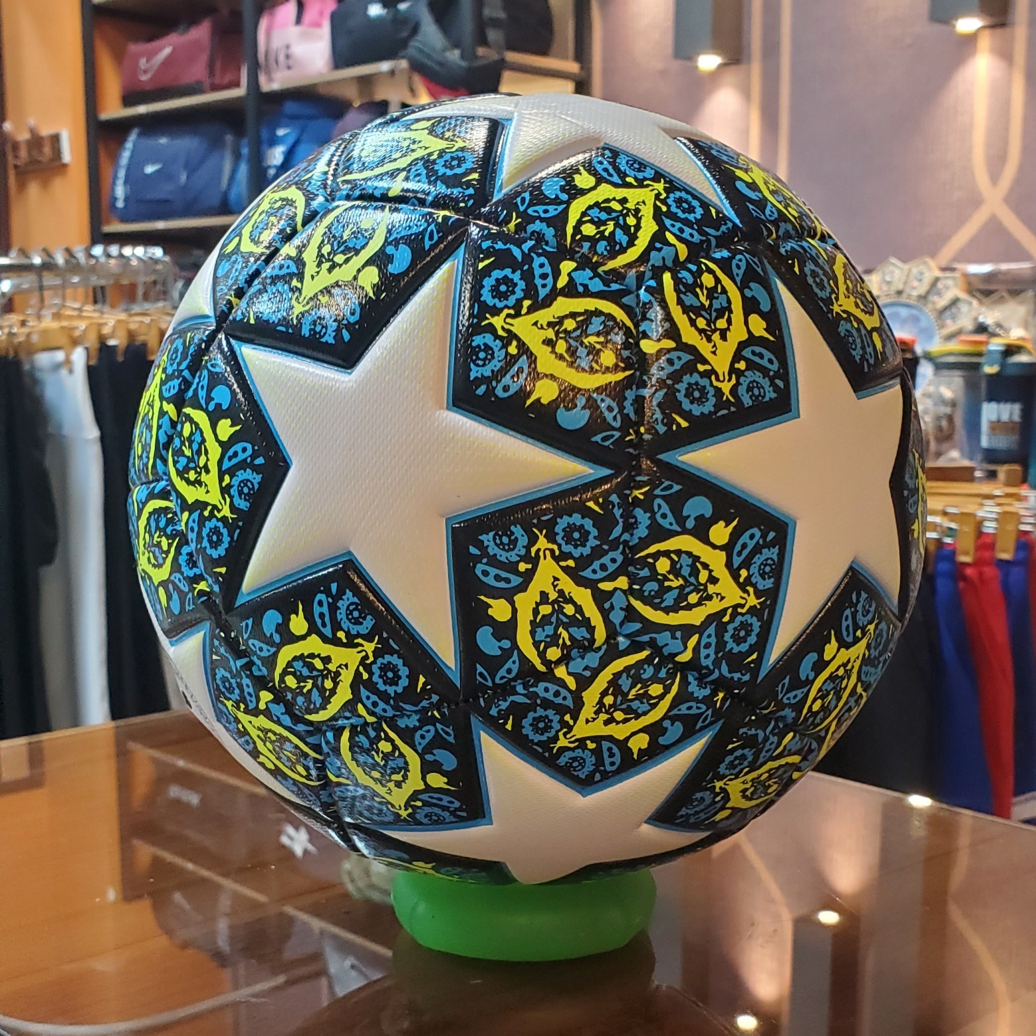 توپ فوتبال طرح چمپیونزلیگ
