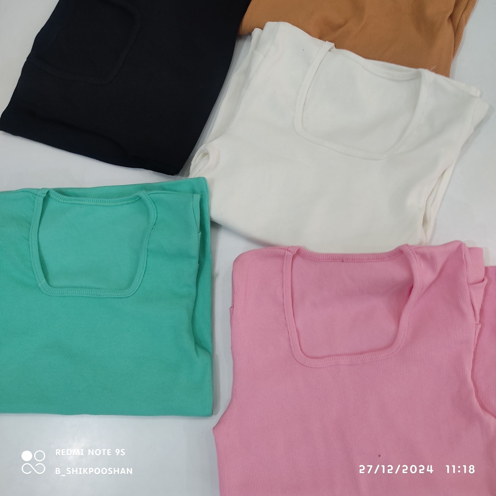 کراپ آستین کوتاه آستین پیله جنس کبریتی کراپ آستین پیله فری سایز مناسب از 38 تا 44 کراپ دخترانه کراپ زنانه کراپ کبریتی