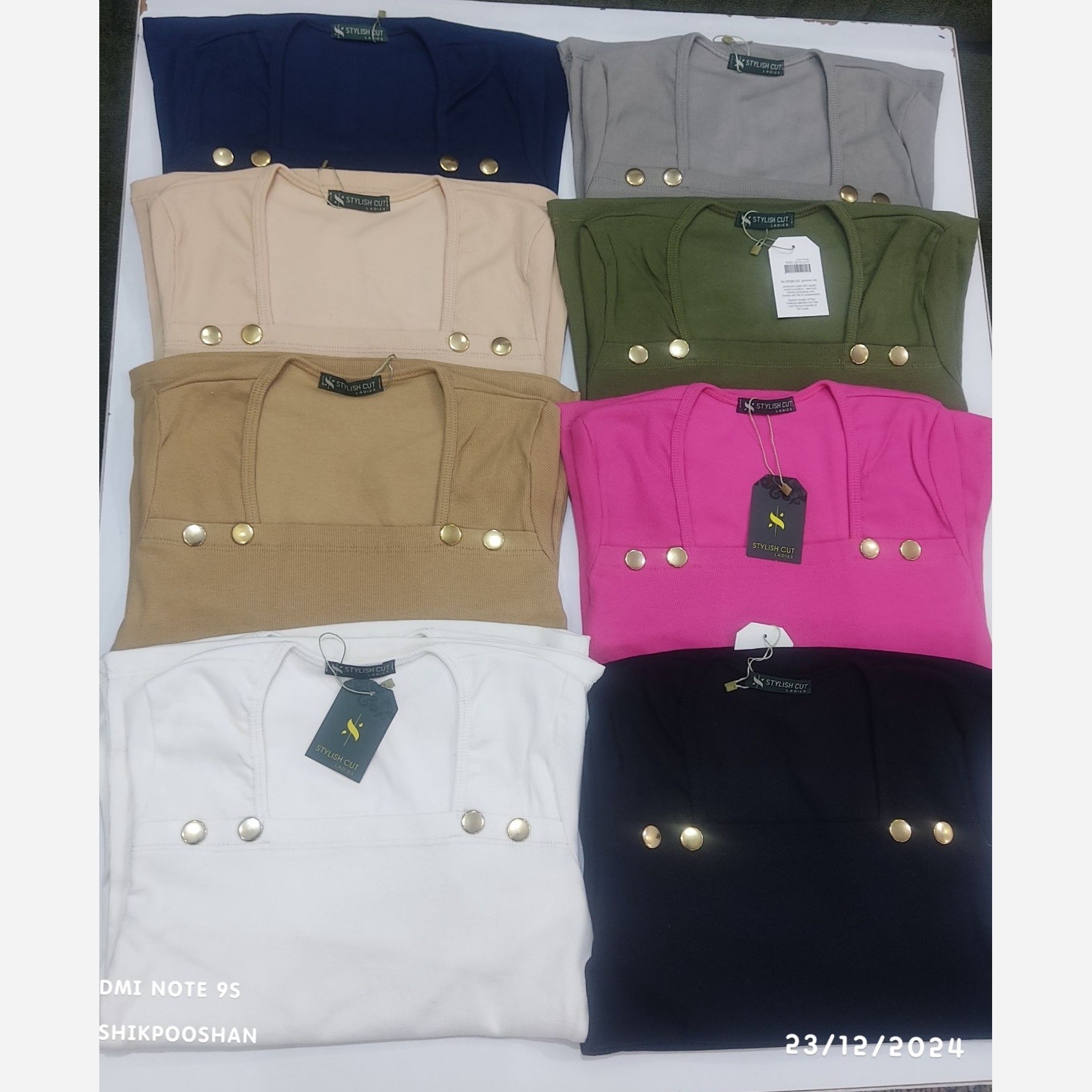 بلوز جلو سینه باز دکمه دار جنس کبریتی بلوز کبریتی زنانه فری سایز از 36 تا 46 رنگبندی 8 رنگ بلوز کبریتی دخترانه و زنانه