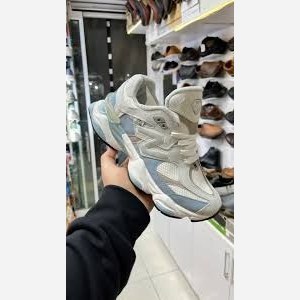 کتونی نیو بالانس 9060 مردانه طوسی و سورمه ای کتونی نیوبالانس مردانه سایز 41 تا 44 رنگ طوسی و سورمه ای نیوبالانس مردانه
