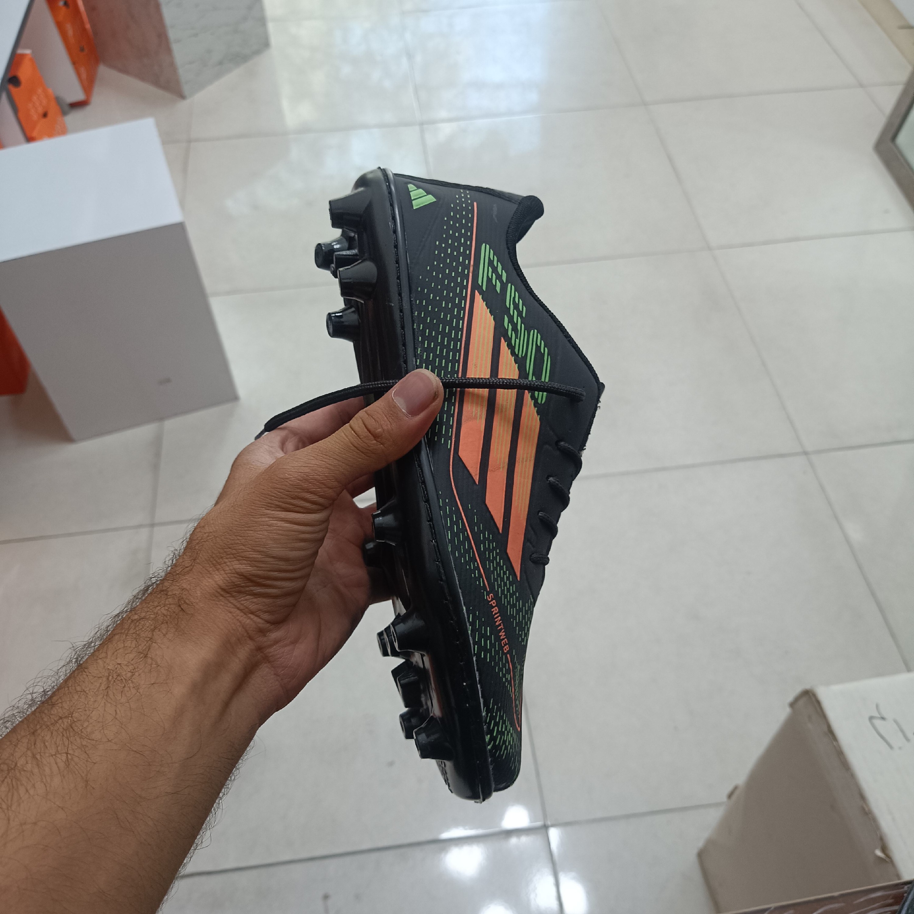 کفش ورزشی کفش چمنی کفش چمن طبیعی چمن مصنوعی کفش فوتبال