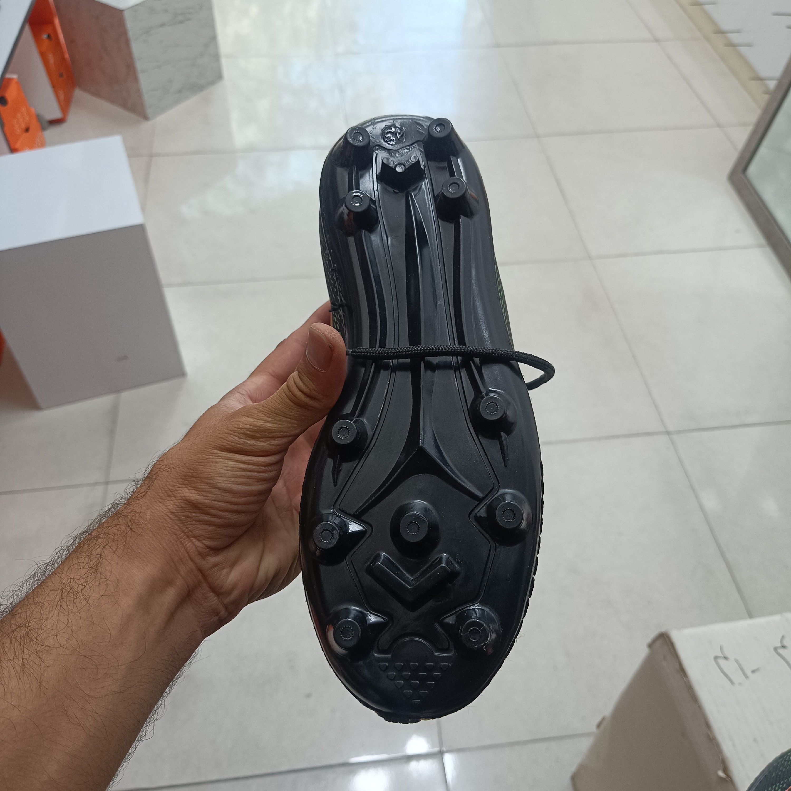 کفش ورزشی کفش چمنی کفش چمن طبیعی چمن مصنوعی کفش فوتبال