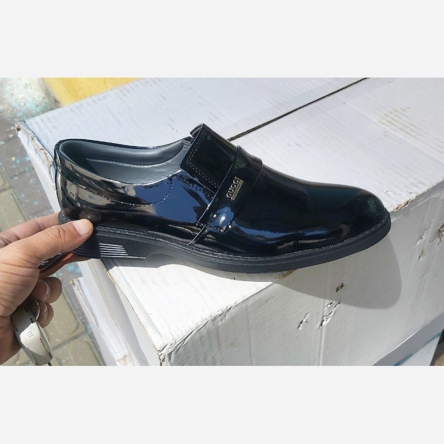 کفش ورنی مردانه مجلسی براق GUCCi