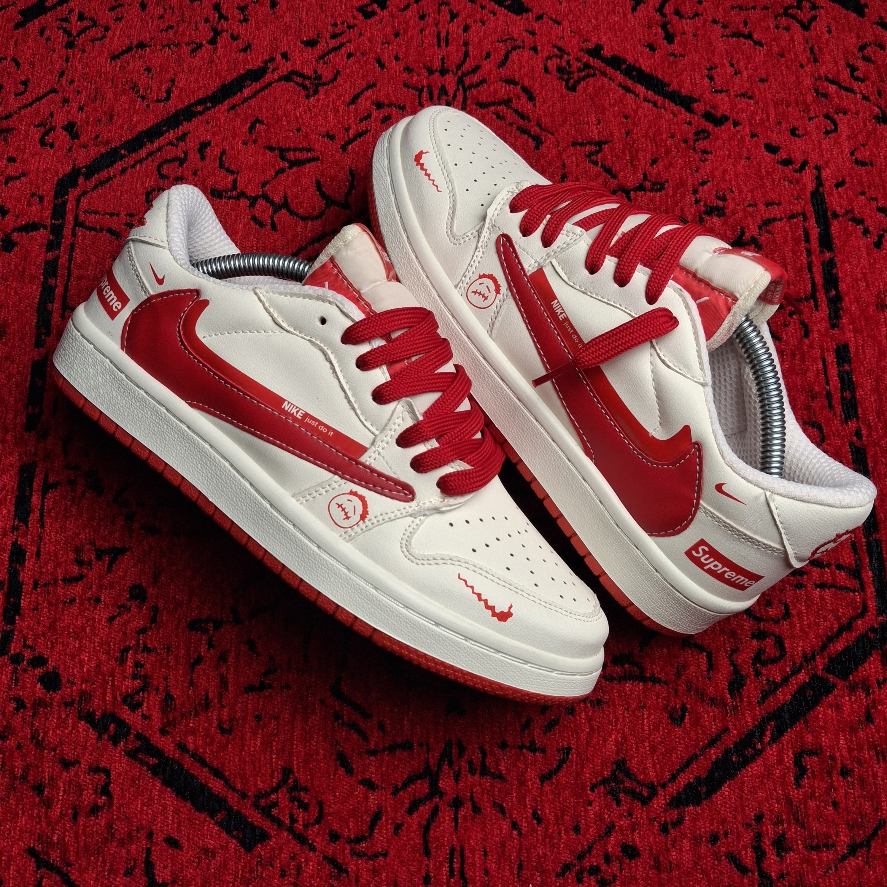 کتونی نایک جردن وان ترویس سوپریم ست Nike Jordan1 Travis