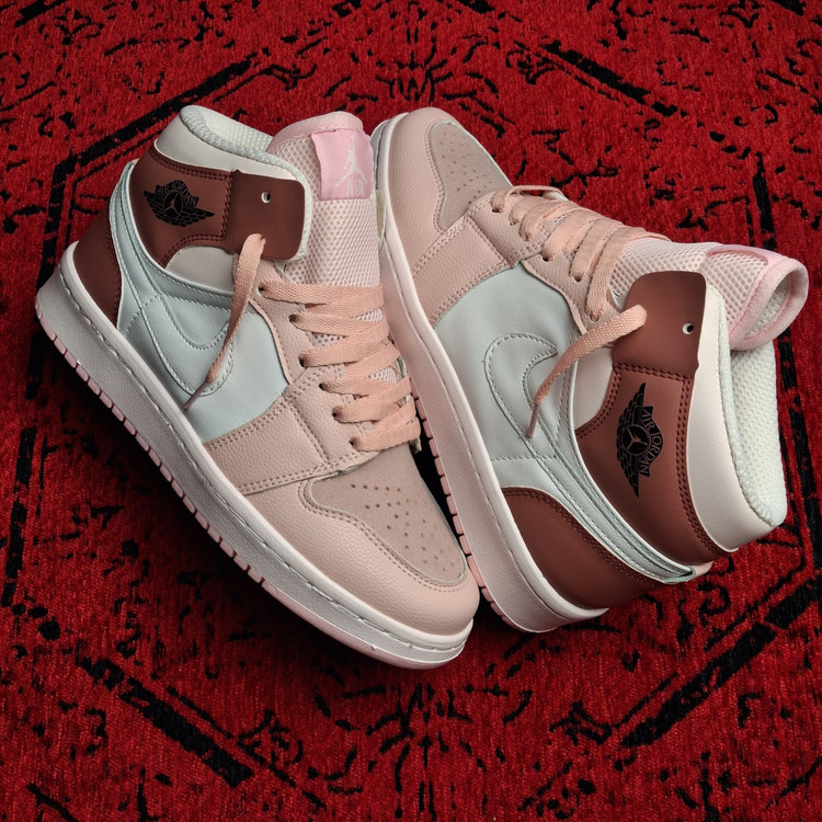 کتونی نایکی جردن وان ساقدار صورتی زنانه Nike Jordan1