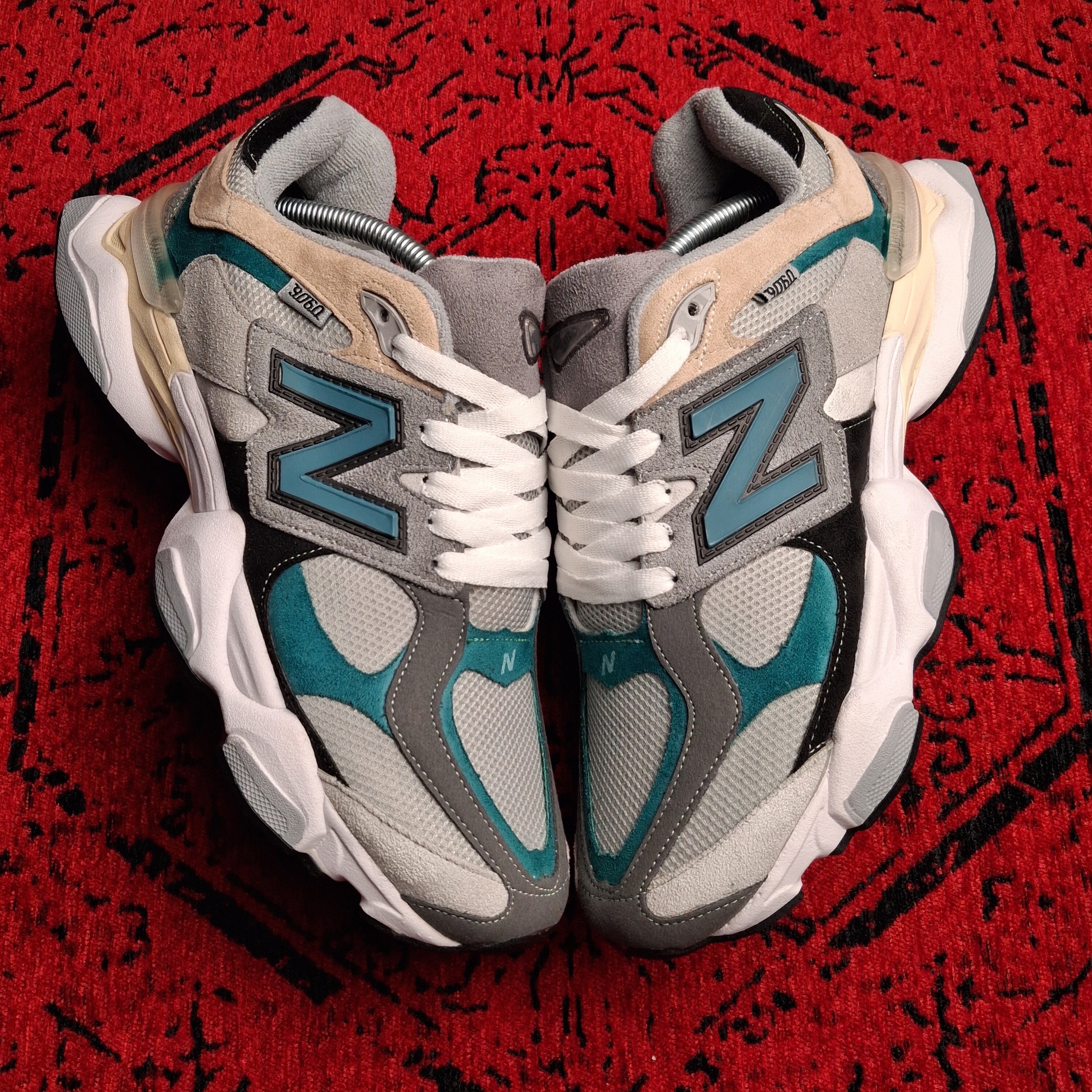 کتونی نیوبالانس 9060 طوسی کرم سبز مردانه New Balance 9060