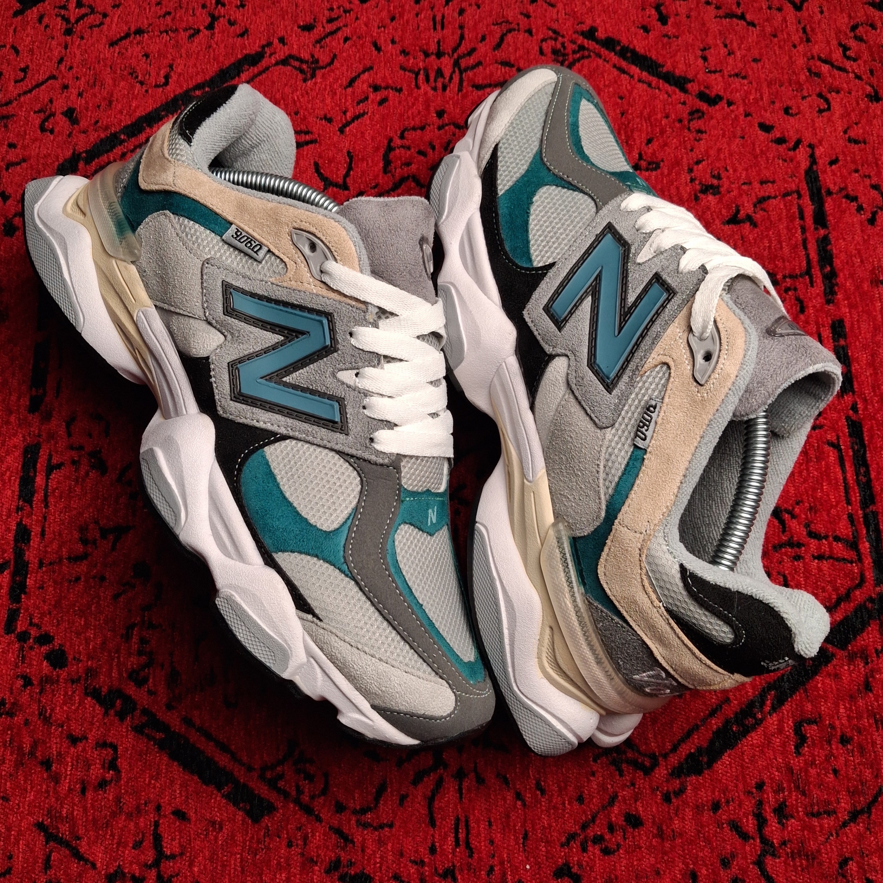 کتونی نیوبالانس 9060 طوسی کرم سبز مردانه New Balance 9060