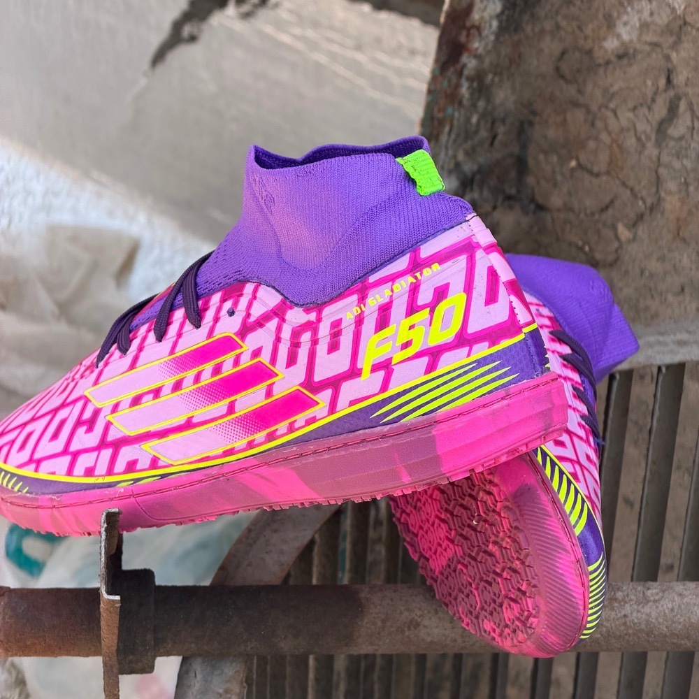 کتونی سالنی اف پنجاه f50 یامال میانه صورتی
