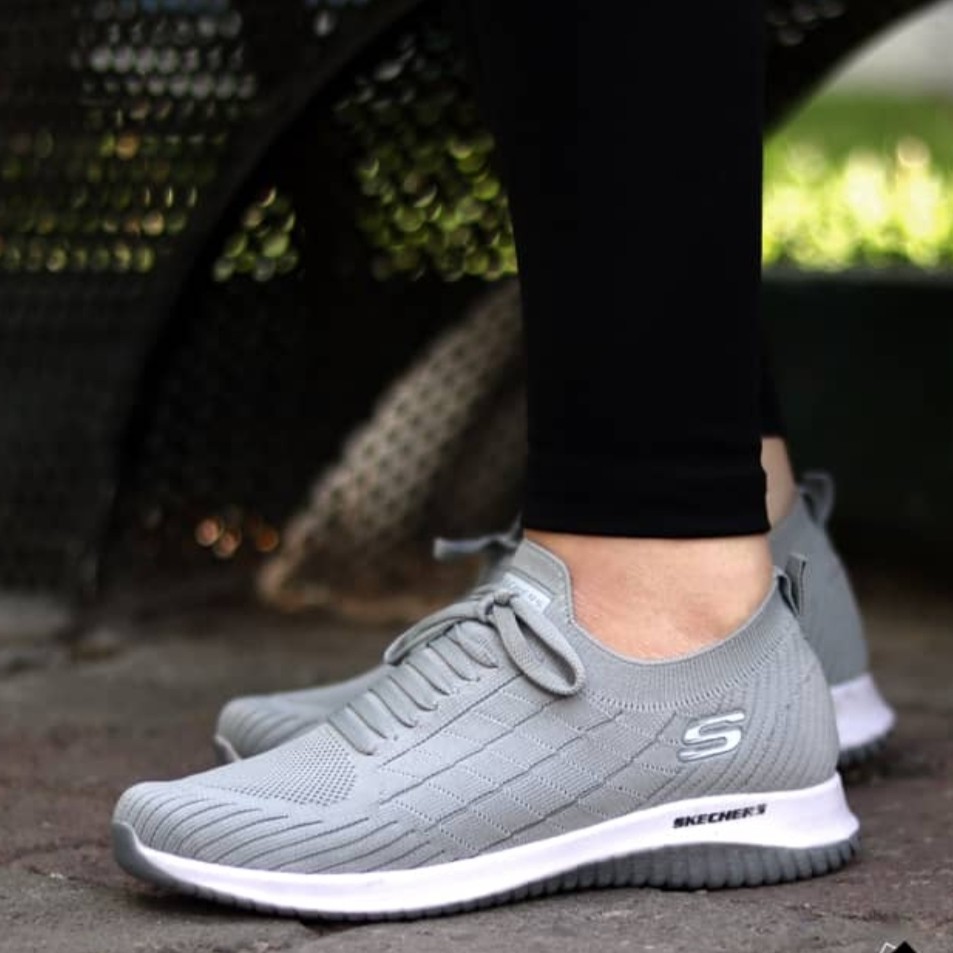 کتونی اسکچرز سفید تمام زنانه و مردانه و پسرانه و دخترانه اسپرت Skechers
