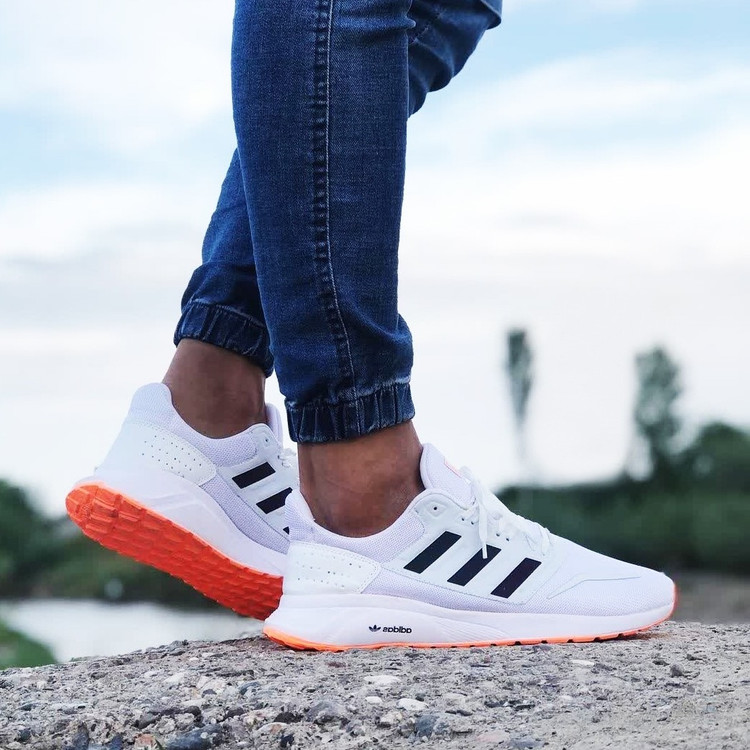 کتونی آدیداس سه خط شبرنگ سفید نارنجی مردانه Adidas سایز 41 تا 44