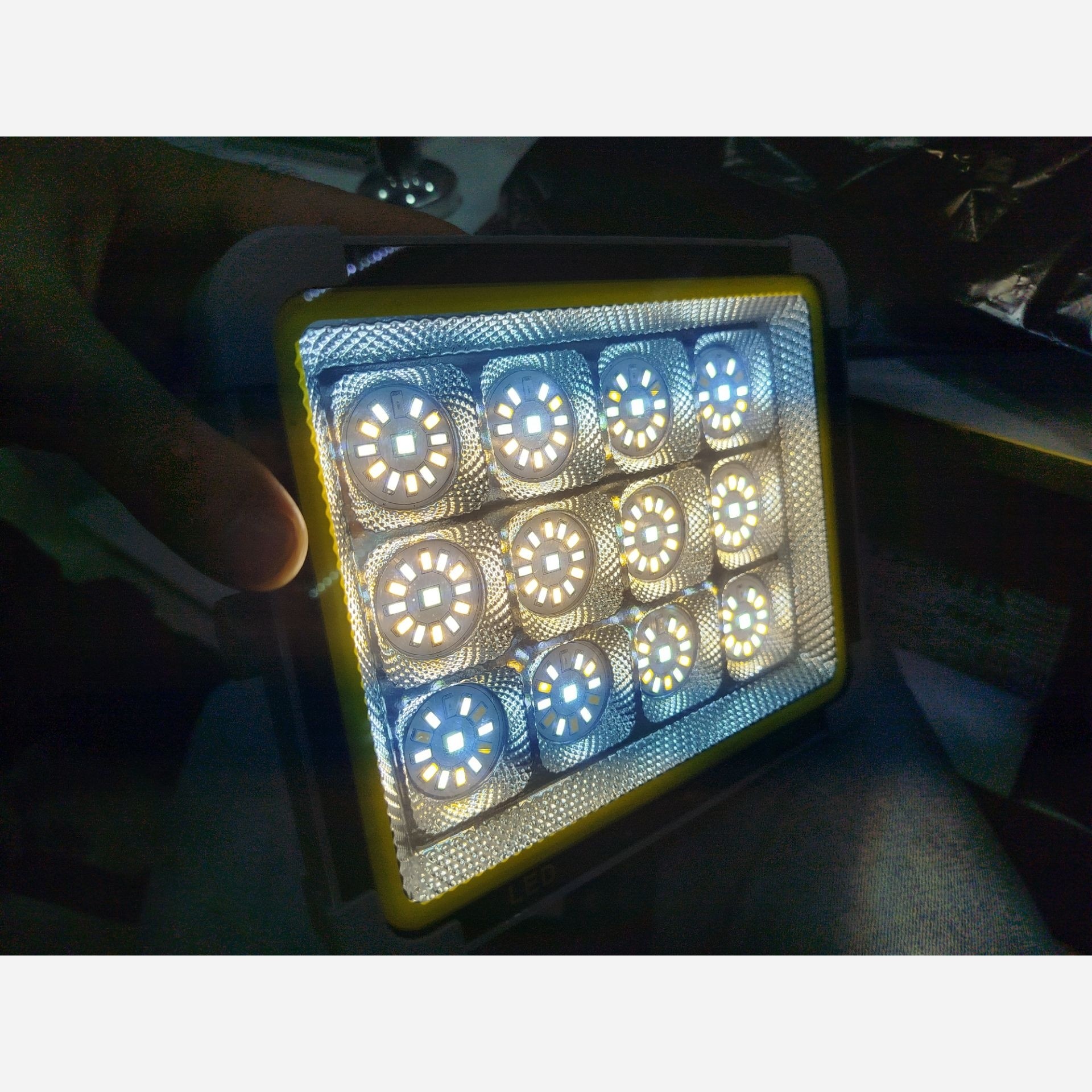 پروژکتور خورشیدی شارژی LED بزرگ 3 باتری اصلی کیفیت عالی