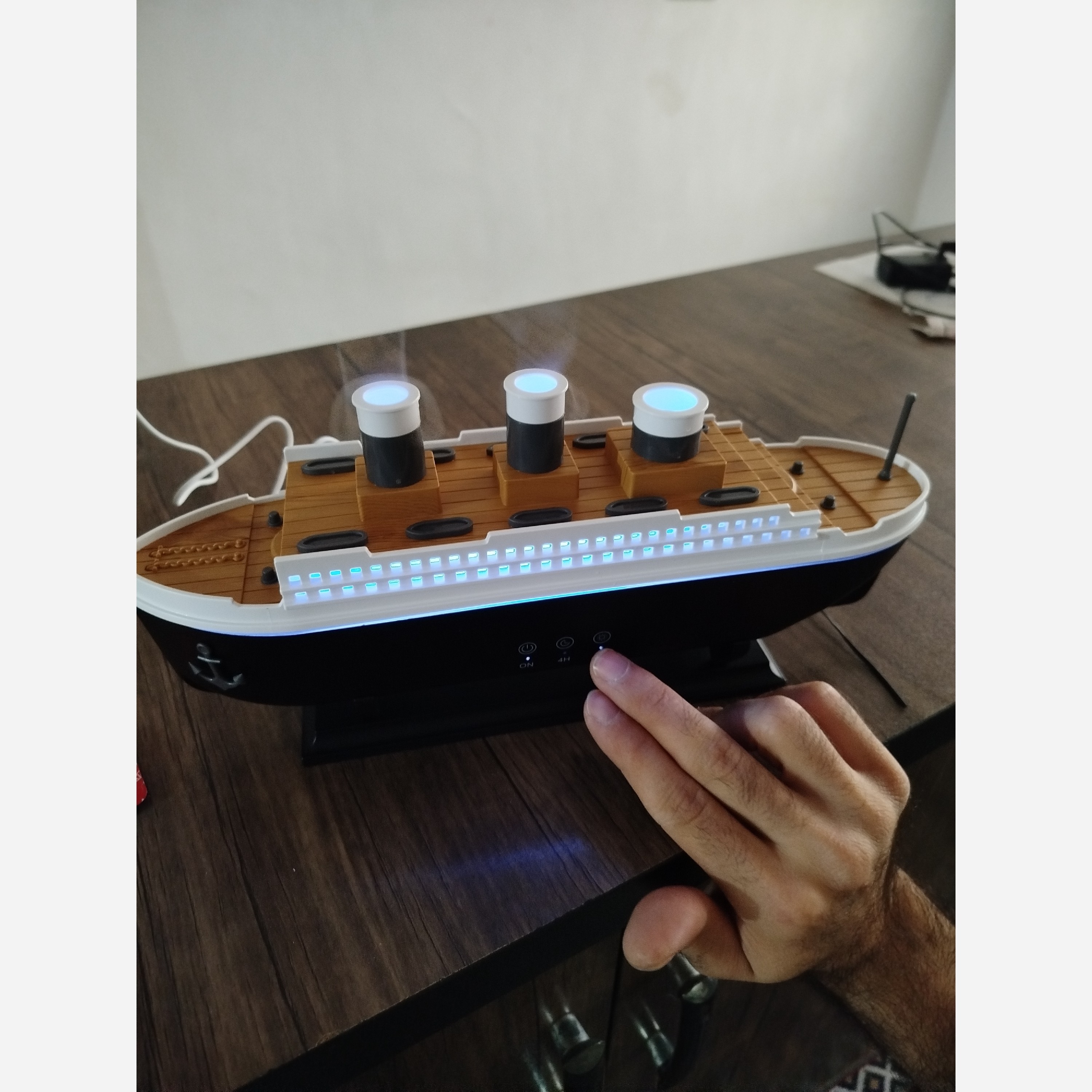 بخور سرد کشتی تایتانیک اصلی دارای RGB به همراه ریموت کیفیت عالی