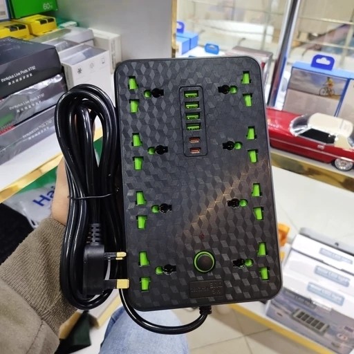 هشت راهی و محافظ شوک الکتریکی HG 1248c اصلی با 4 ورودی USB و 2 PD کیفیت عالی