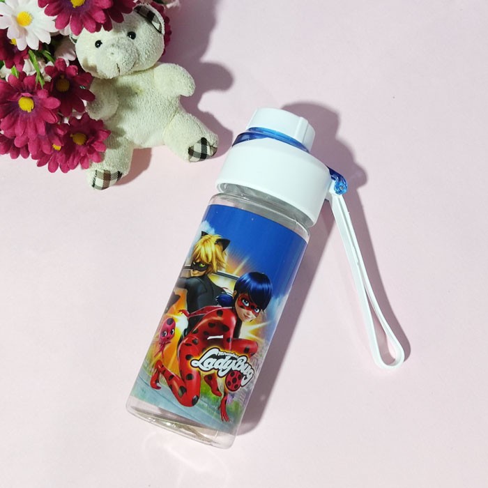 بطری آب انرژی شخصیت کارتونی بدون نی برند مانیا MANIA کد 103813 حجم 430 میلی لیتر بسته 1 عددی (قمقمه فانتزی دانش آموزی)