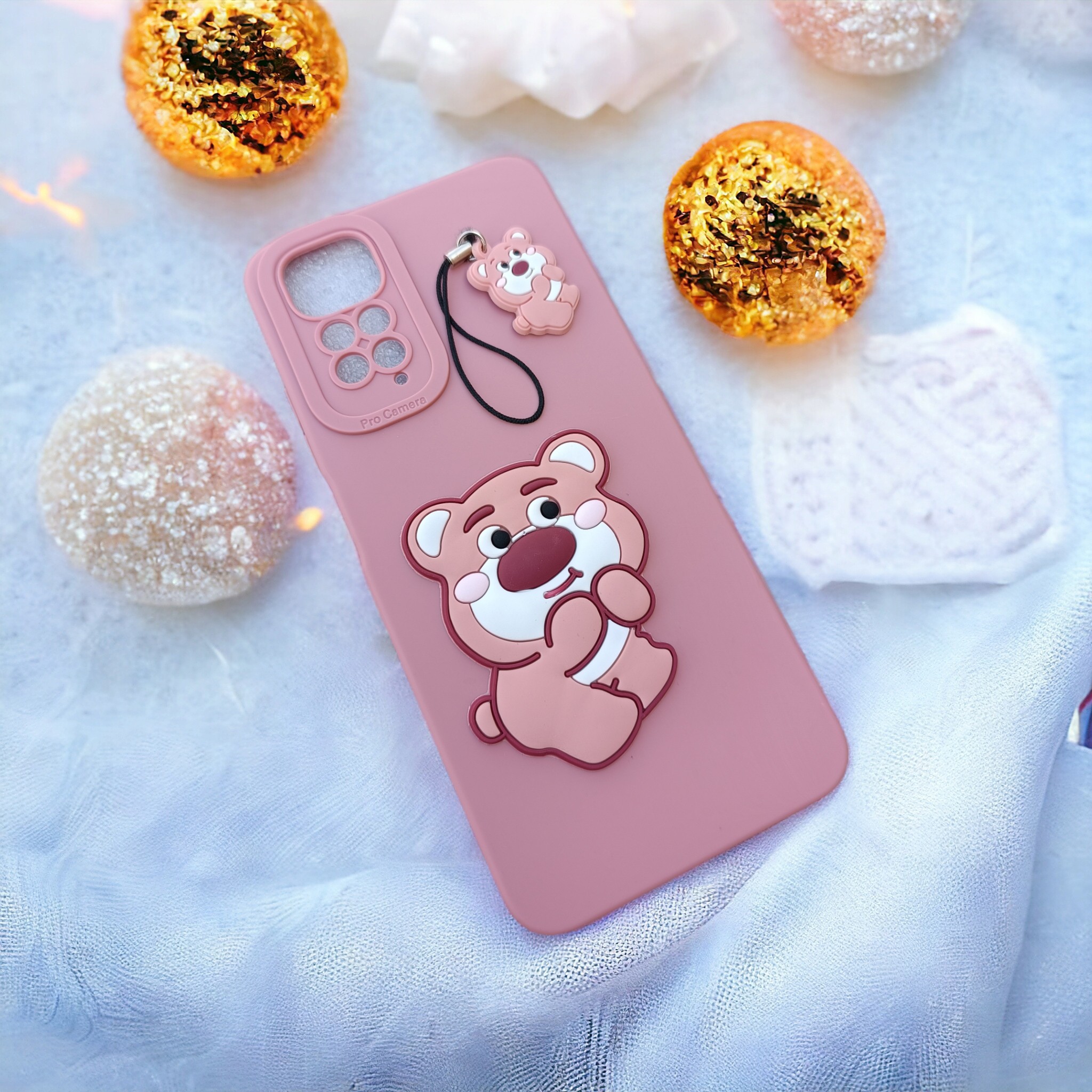 قاب عروسکی سیلیکونی برجسته محافظ لنزدار به همراه بند آویز مناسب برای گوشی موبایل Xiaomi Redmi Note 11 4g-note 11s