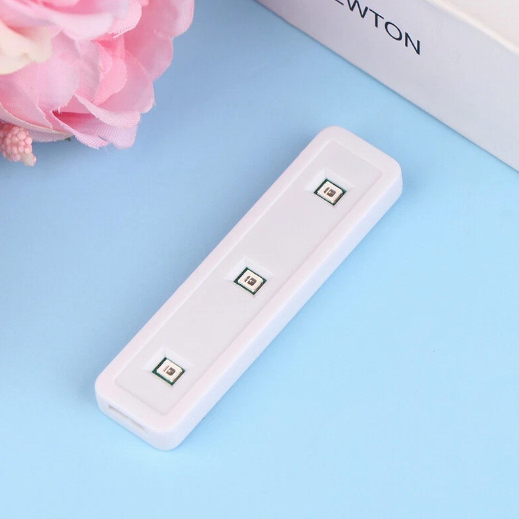 چراغ کوچک UV (فرا بنفش) مناسب برای تست پول و نصب گلس UV،دارای 3 عدد LED با نور فرا بنفش،کیفیت ساخت بالا،بسته 1 عددی
