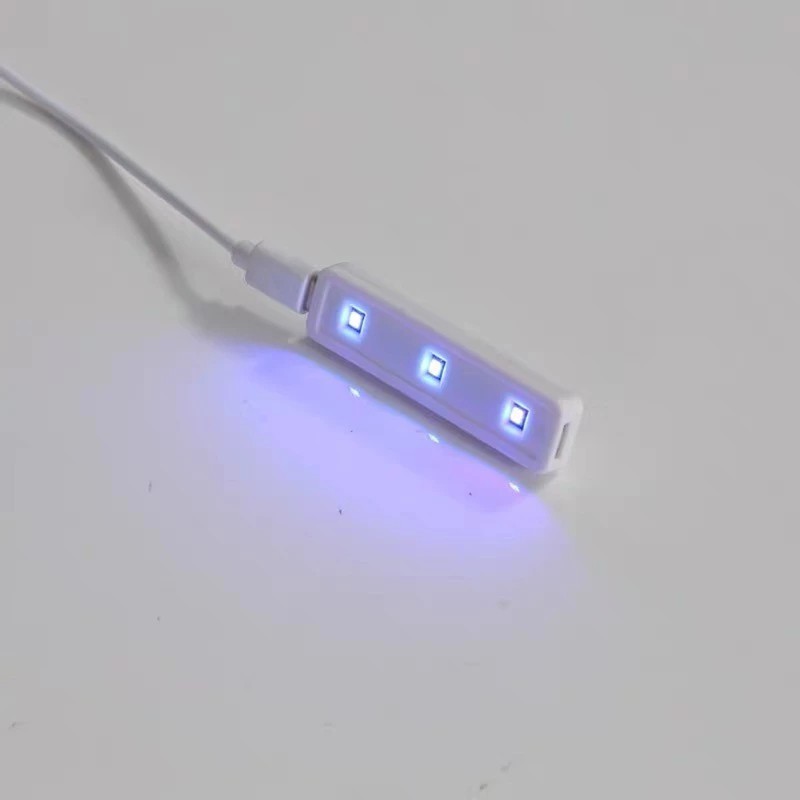 چراغ کوچک UV (فرا بنفش) مناسب برای تست پول و نصب گلس UV،دارای 3 عدد LED با نور فرا بنفش،کیفیت ساخت بالا،بسته 1 عددی