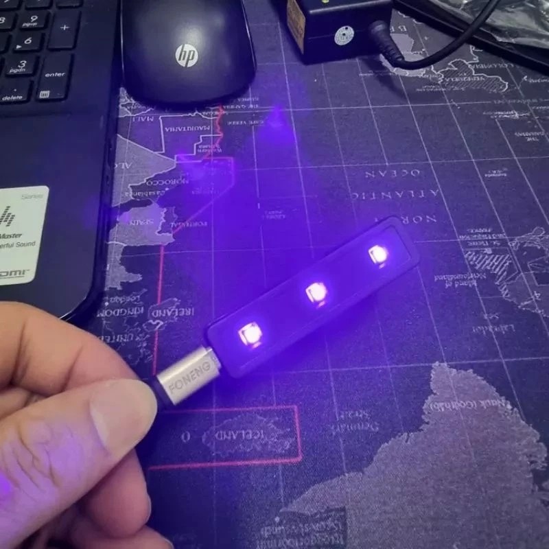 چراغ کوچک UV (فرا بنفش) مناسب برای تست پول و نصب گلس UV،دارای 3 عدد LED با نور فرا بنفش،کیفیت ساخت بالا،بسته 1 عددی