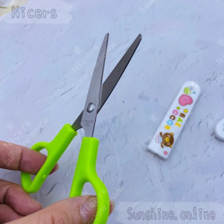 قیچی مهد کودک غلاف دار نوک گرد مدل HQT-6021 بسته 1 عددی