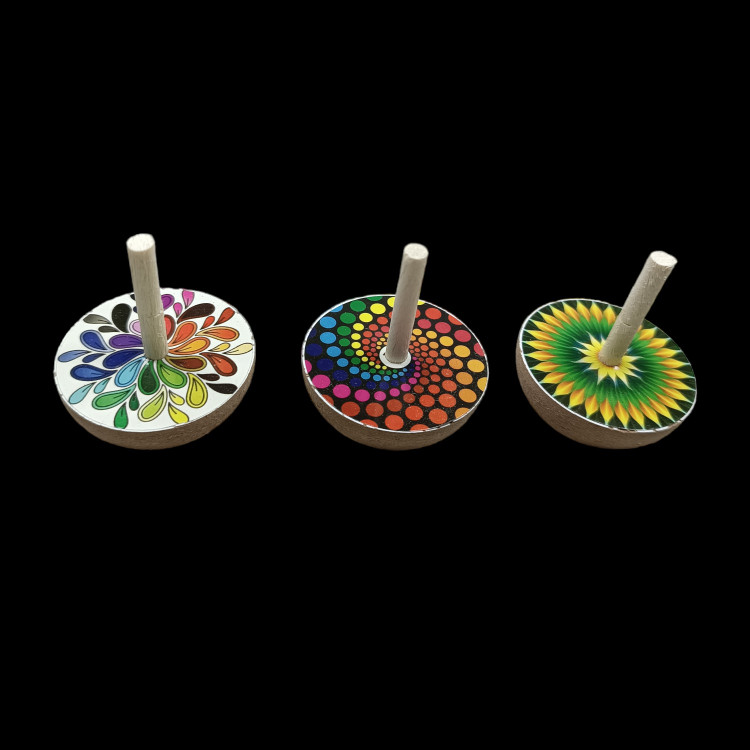 فرفره چوبی مدل دسته دار با قطر 43 میلی متر،سرگرمی نوستالژی و مهیج،در چندین طرح زیبا و جذاب،کاملا بی خطر،بسته 1 عددی