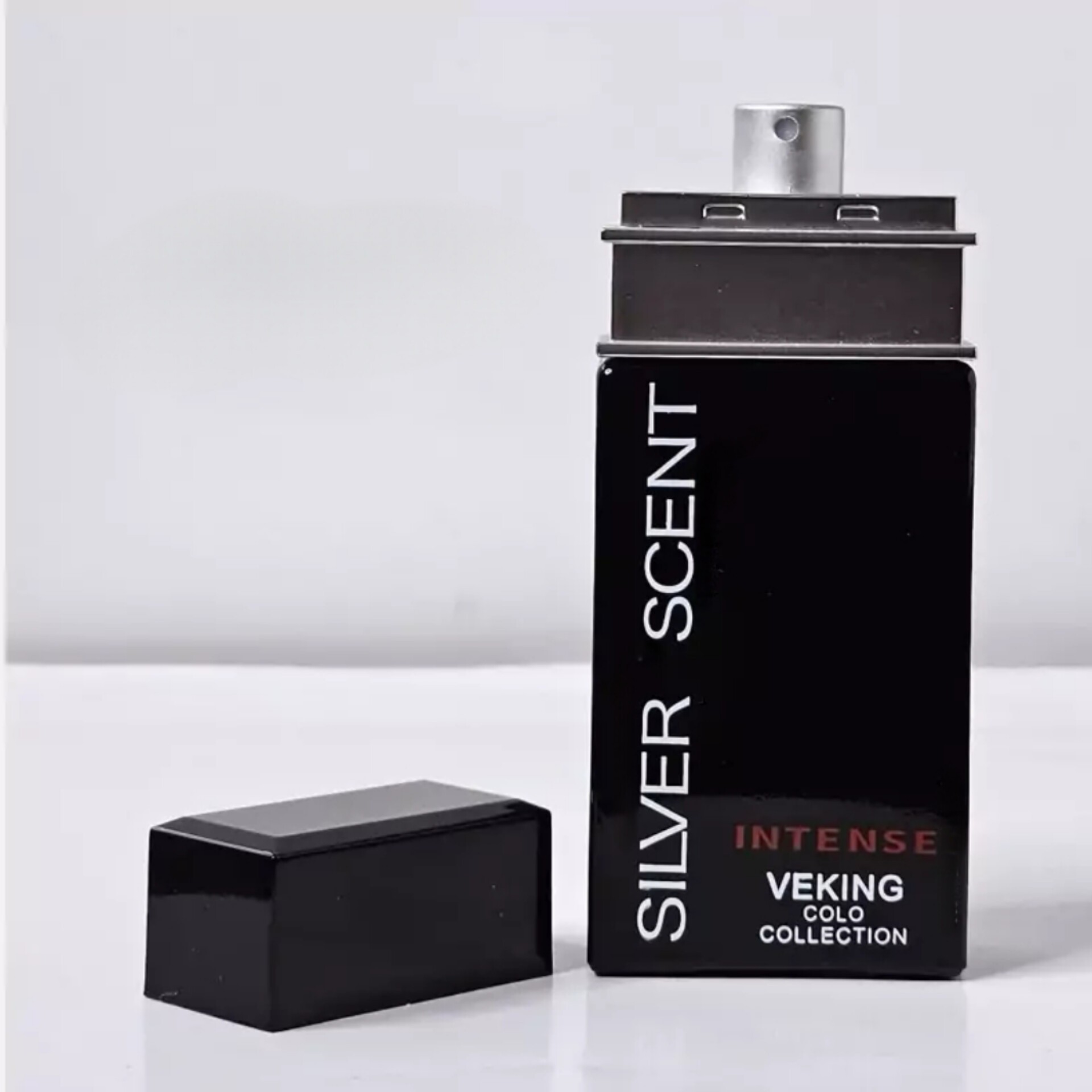 عطر جیبی مردانه ویکینگ کولو کالکشن مدل سیلورسنت (هولوگرام دار شرکتی) با رایحه ای گرم و تلخ حجم 25 میلی لیتر (تخفیف ویژه)