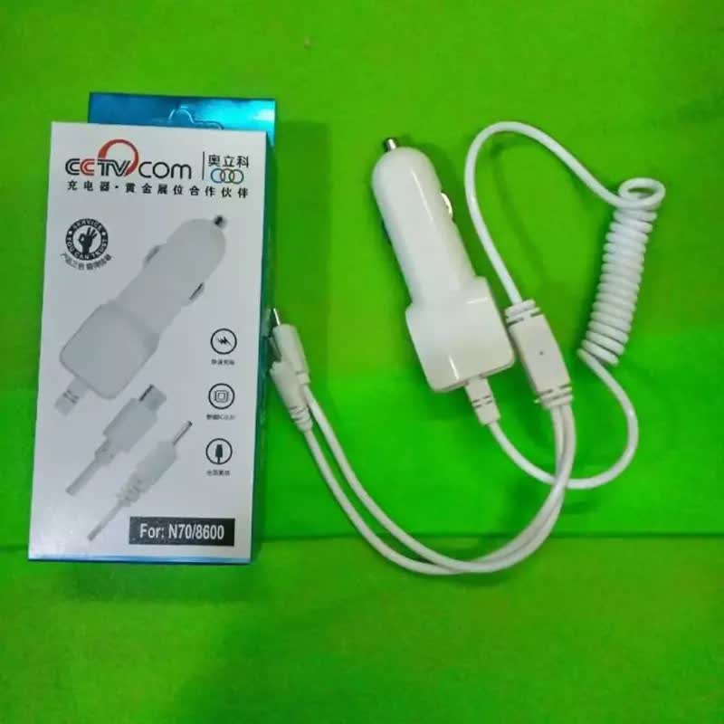 شارژر فندکی دوکاره دارای کابل فنری micro USB و کابل سوزنی،شارژر فندکی دو سر USB گجتی کاربردی،دارای سه درگاه خروجی شارژ