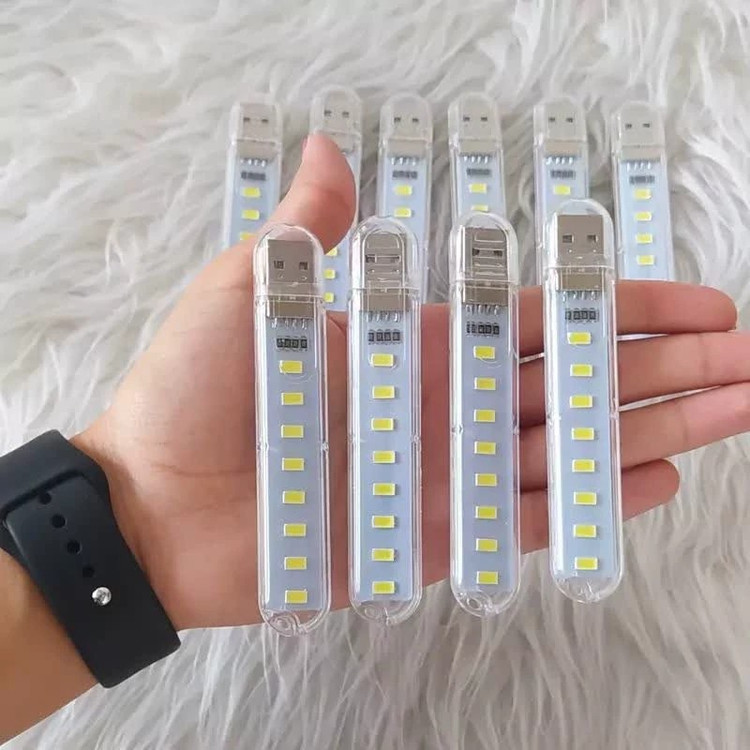 چراغ LED هشت تایی USB با نوردهی بالا مدل JML-LV22754 دارای قاب محافظ و درپوش جهت جلوگیری از ورود گرد و غبار به کانکتور