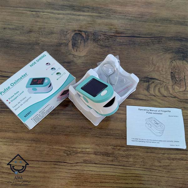 پالس اکسیمتر انگشتی NOE SHENG مدل NX801،مناسب برای استفاده خانگی و درمانگاهی،به همراه دفترچه راهنما و بند نگهدارنده